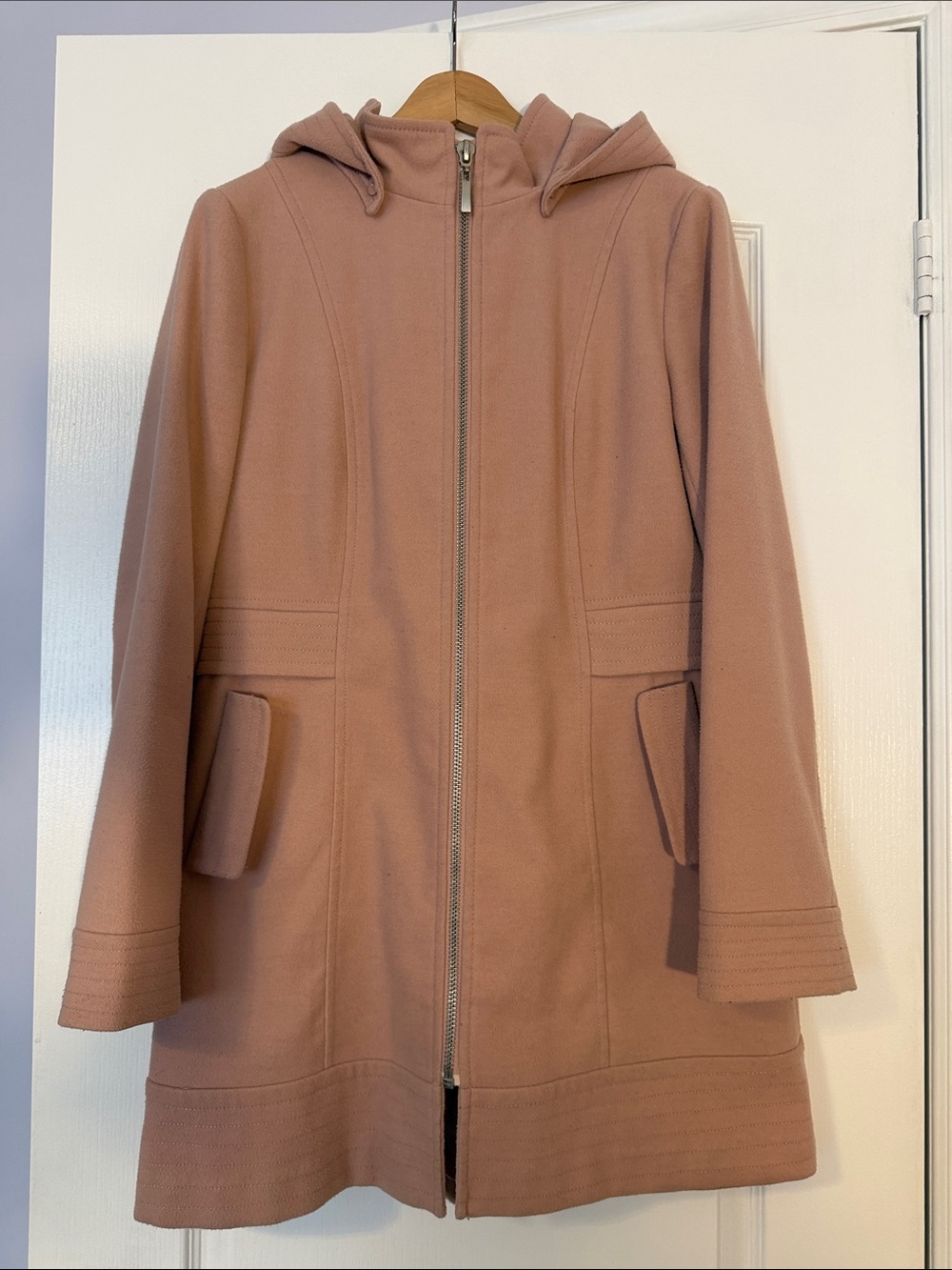 Golf Women Pink Short Coat with Detachable Hood – Size 42